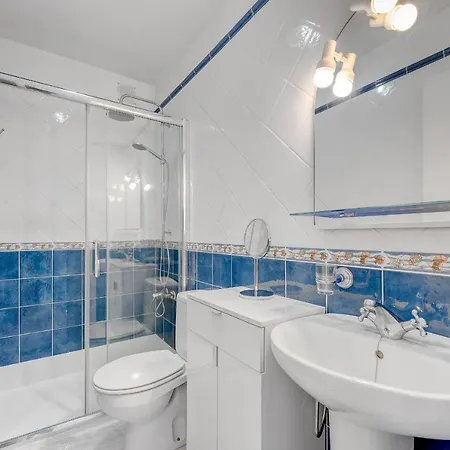 דירה 100m To A Spacious Apartm *